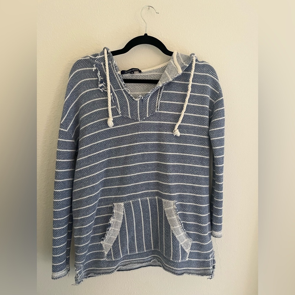 Adorable beachy boho pullover!
